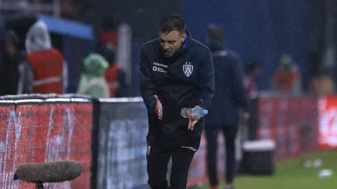 El entrenador argentino fue presentado con los cementeros pero no tendría uno de los refuerzos que pidió.