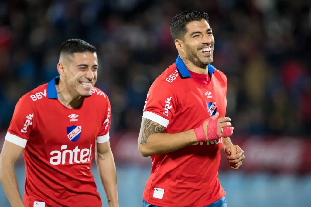 Cándido junto a Luis Suárez en Nacional (Imago 7).