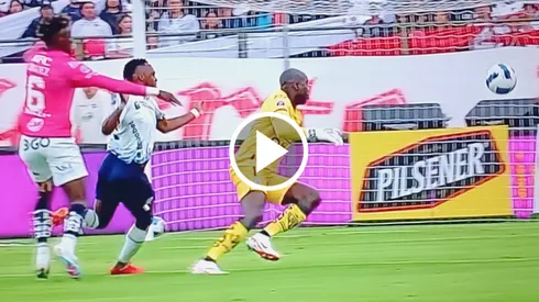 Terrible error del Moisés Ramírez.