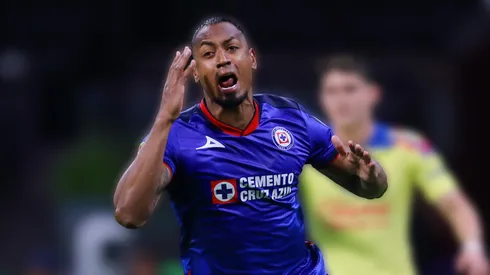 Willer Ditta, defensa central de Cruz Azul.