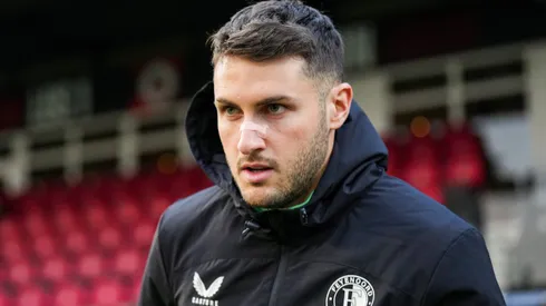 Santiago Giménez podría jugar en Madrid.