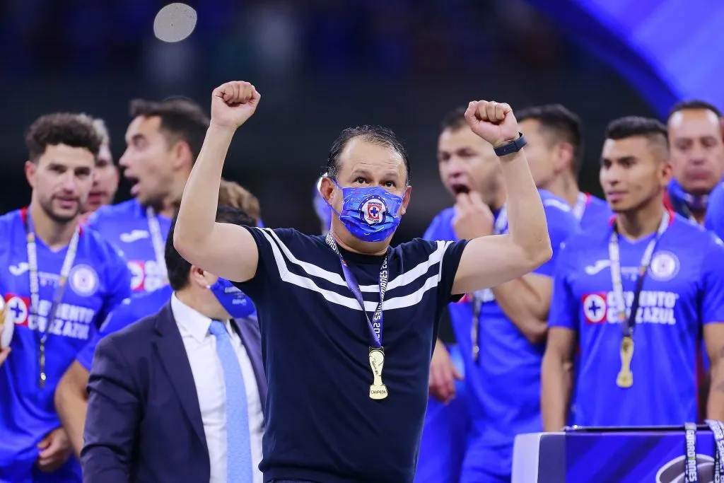 Juan Reynoso conquistó la novena estrella como DT de Cruz Azul. (Foto: JamMedia)