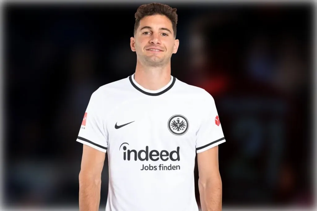 Lucas Alario, delantero del Eintracht Frakfurt de Alemania