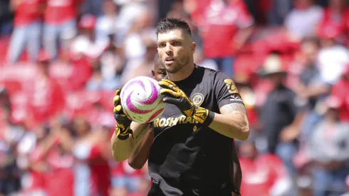 La extraña manera en la que Cruz Azul gestiona el fichaje de Tiago Volpi