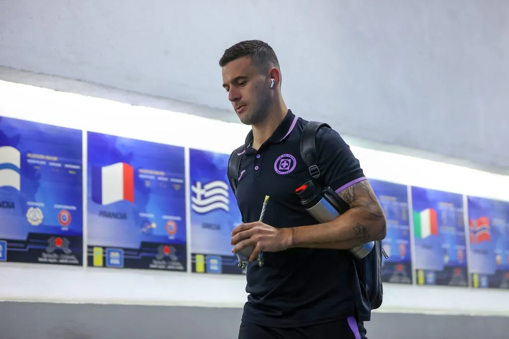 Se define el futuro de Ramiro Carrera en Cruz Azul (Imago 7)