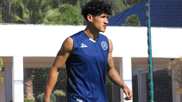Uriel Antuna habló en conferencia de prensa.