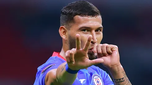 El defensor paraguayo saldrá de la institución después de sus diferencias con Martín Anselmi.