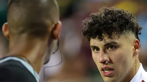 El defensor mexicano está muy cerca de llegar a La Máquina como sustituto de Juan Escobar, quien a su vez sigue sin cerrar su salida.