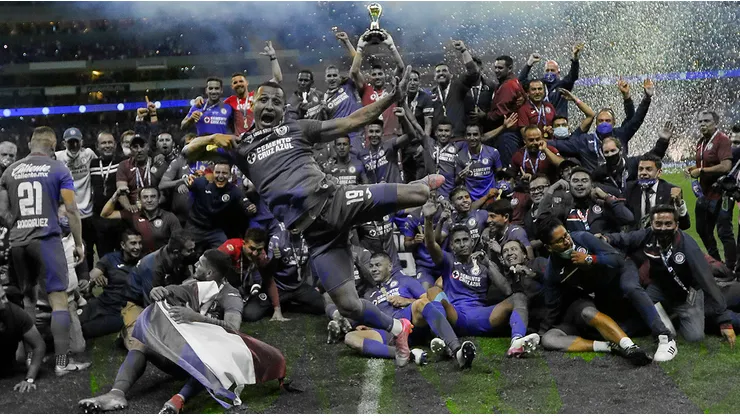 Escobar es otro de los Campeones que se marcha.
