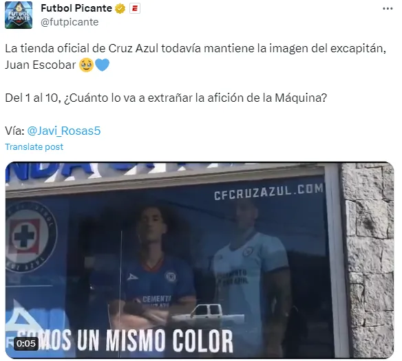Imagen de Juan Escobar en la tienda oficial de Cruz Azul