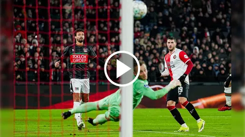 Santi Giménez marcó su primer gol del 2024.