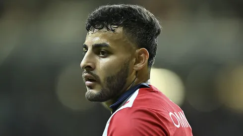 El ex jugador de los cementeros apoyó públicamente al delantero de Chivas después de que éste fuera apartado del equipo rojiblanco.