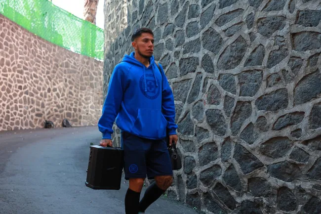 Carlos Salcedo podría volver a ser tenido en cuenta en Cruz Azul (Imago 7)