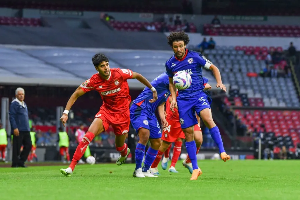 Ignacio Rivero estrenó el gafete de capitán ante Toluca, en el Apertura 2023. (Imago 7)