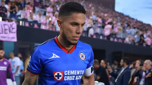 ¿Carlos Salcedo puede quedarse en Cruz Azul?