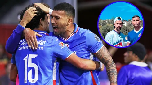 Los capitanes posaron con camisetas retro de Cruz Azul.