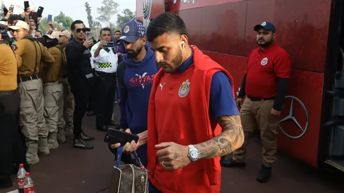El jugador de las Chivas de Guadalajara se va quedando sin opciones tras rechazar la propuesta de los cementeros.