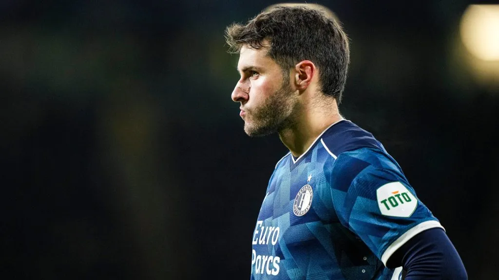 Santiago Giménez pudo llegar al PSV