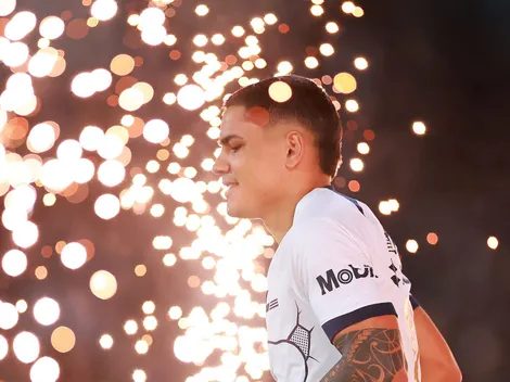 Afición de Pumas estalla por debut goleador del Toro Fernández