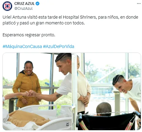 Antuna visitó niños en el Hospital Shriners. (@CruzAzul)