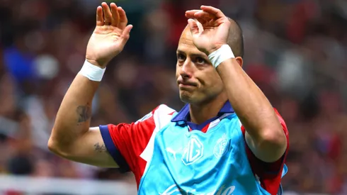 Chicharito ya debutó con Chivas.