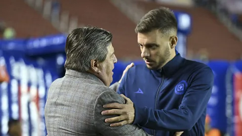 Los cementeros cuentan con un partido más que los Rayados de Monterrey, quienes se pondrán al día este miércoles y podrían aventajar a La Máquina en caso de victoria.