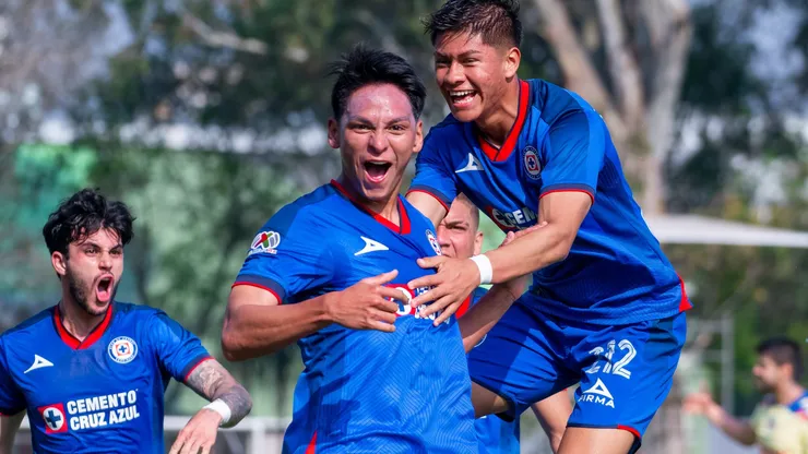 Iturbide firmó un golazo para el triunfo.