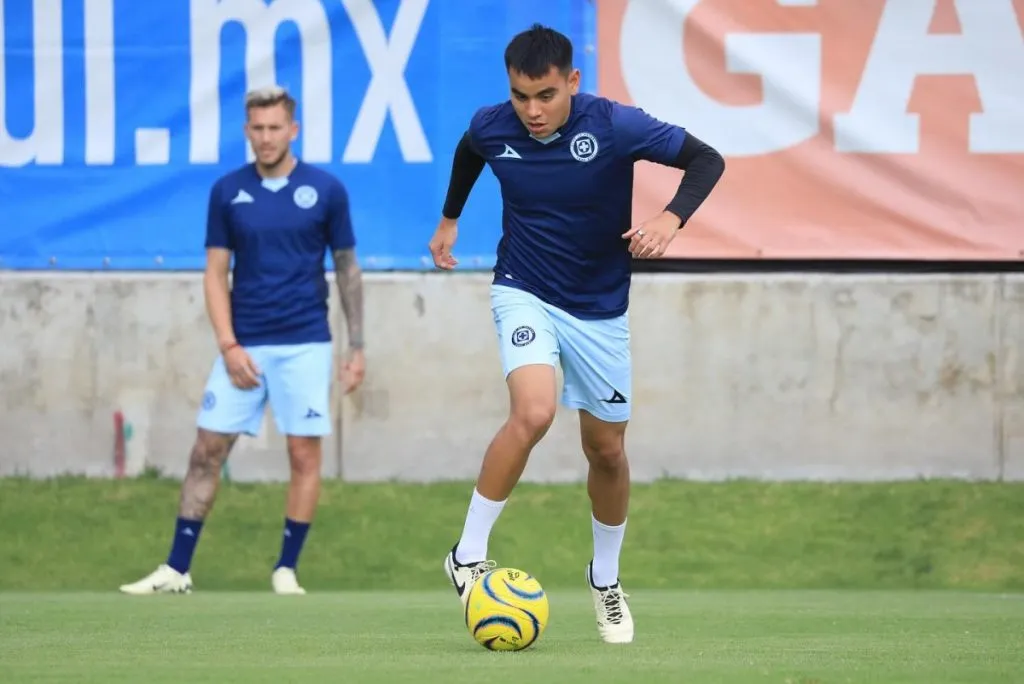 Charly Rodríguez, talentoso jugador de Cruz Azul.