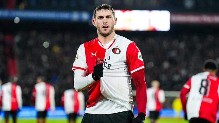 Feyenoord decidió vender a Santiago Giménez.