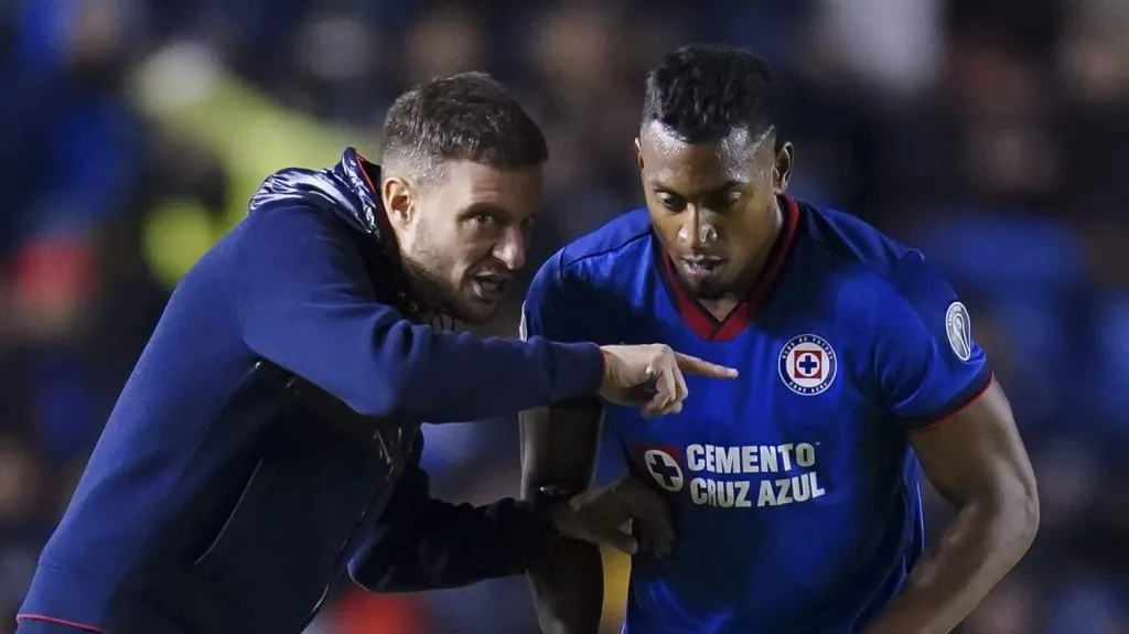 La positiva decisión de Martín Anselmi con Willer Ditta.