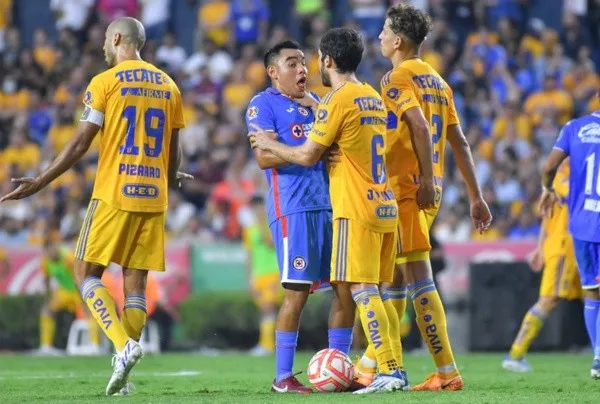 Vigón tomó del cuello a Ditta. (Foto: Imago7)