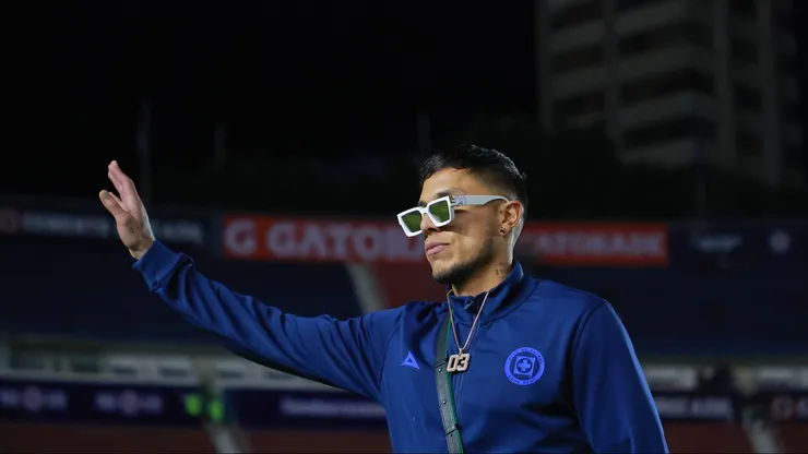 En una encuesta realizada por Vamos Azul, la afición se pronuncio sobre el jugador que debe reemplazar al defensor colombiano.