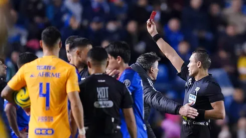 Willer Ditta fue expulsado en el duelo contra Tigres.