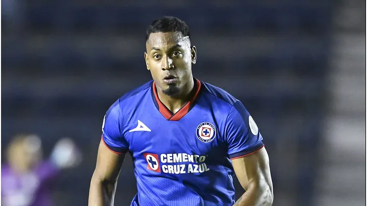 Willer Ditta vio la roja sobre el final contra Tigres.
