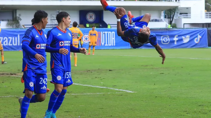 Hermano de Orbelín Peineda anotó gol.