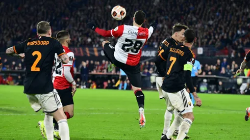 Santi Giménez entró de cambio.