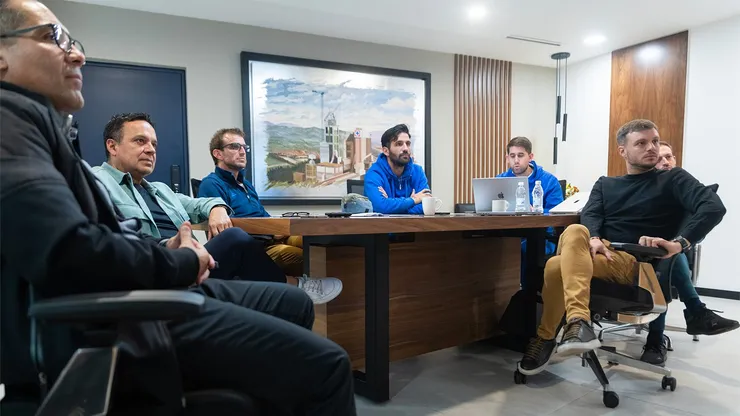 Iván Alonso y Martín Anselmi se reunieron con el presidente de Cruz Azul
