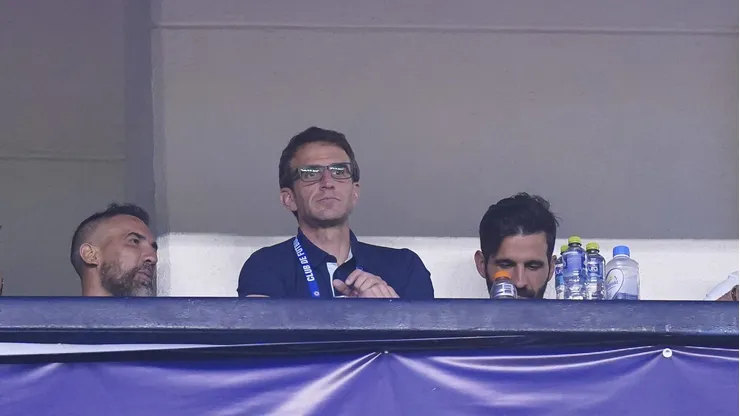 El director deportivo fue suspendido por un mes después de su encontronazo con Miguel Herrera en el Ciudad de los Deportes.