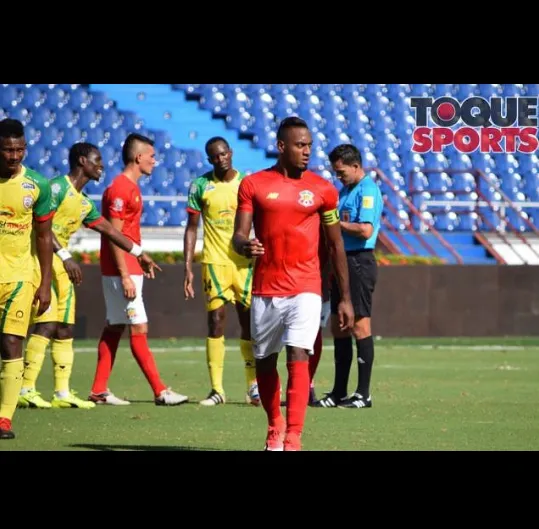 Willer Ditta en un partido en Colombia.