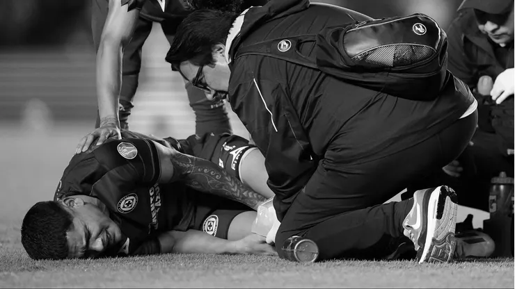 El delantero uruguayo estará fuera por tiempo indefinido después de sufrir una rotura de ligamentos en el duelo ante al Atlético San Luis.