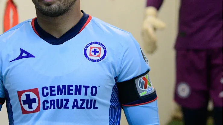 El defensor paraguayo debutó con el Toluca en partido internacional y empezó a recibir su primeras críticas.
