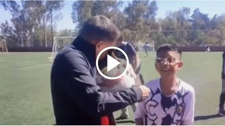 El cómico momento entre Chaco Giménez y un aficionado del América