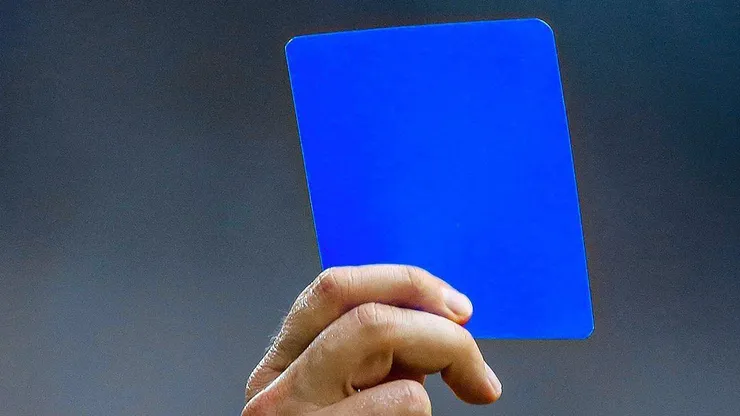 Llega la tarjeta azul al futbol.