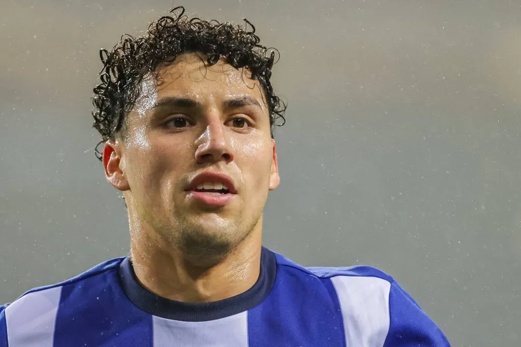 El caprichoso accionar de Porto con Jorge Sánchez (Imago)