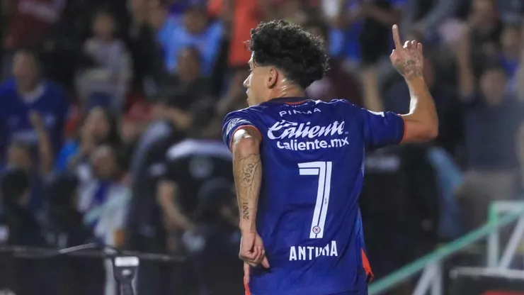 Uriel Antuna sueña con regresar a Europa.