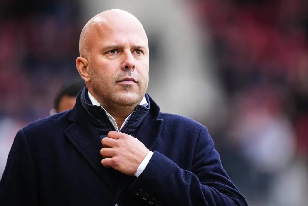 La dura declaración de Arnse Slot sobre Santiago Giménez (Imago)