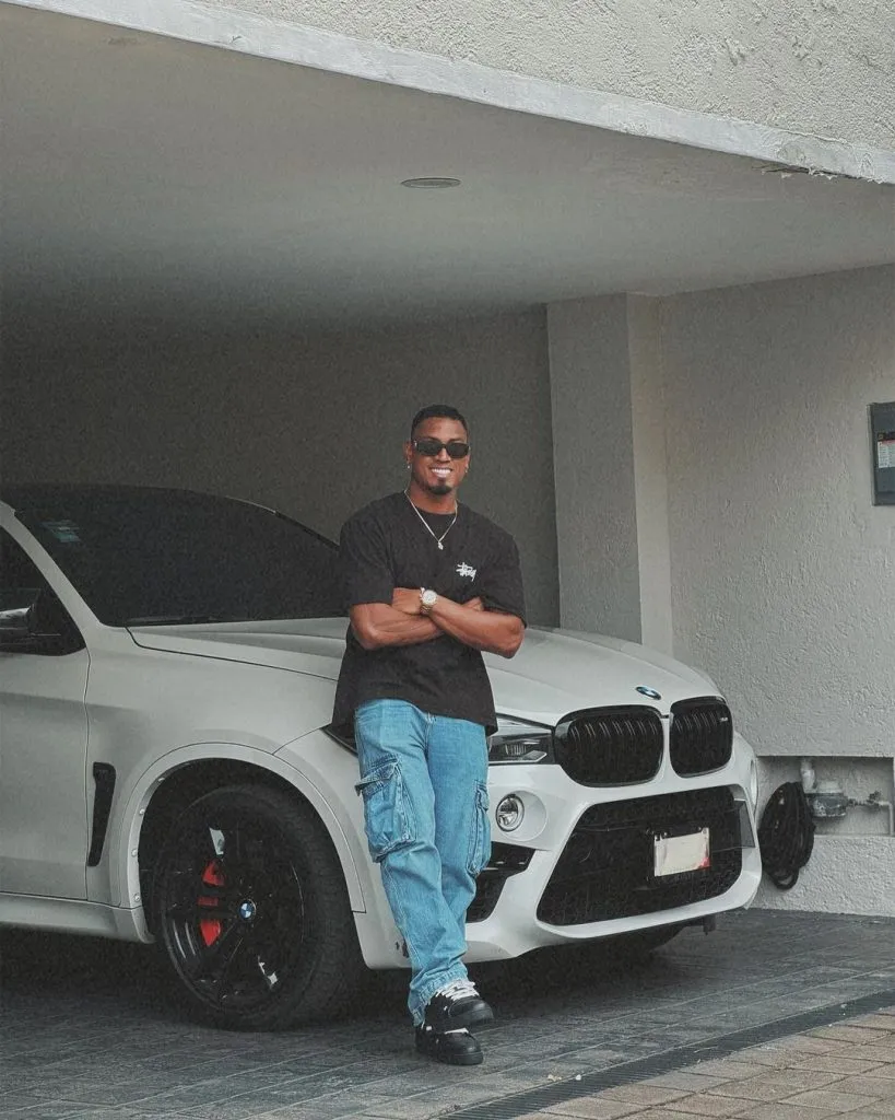Willer Ditta junto a su nuevo BMW (IG Willer Ditta)