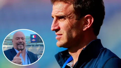 El reconocido relator sorprendió con unas palabras que se ensañan con el director deportivo de Cruz Azul y que enaltecen la figura de Carlos Hermosillo.