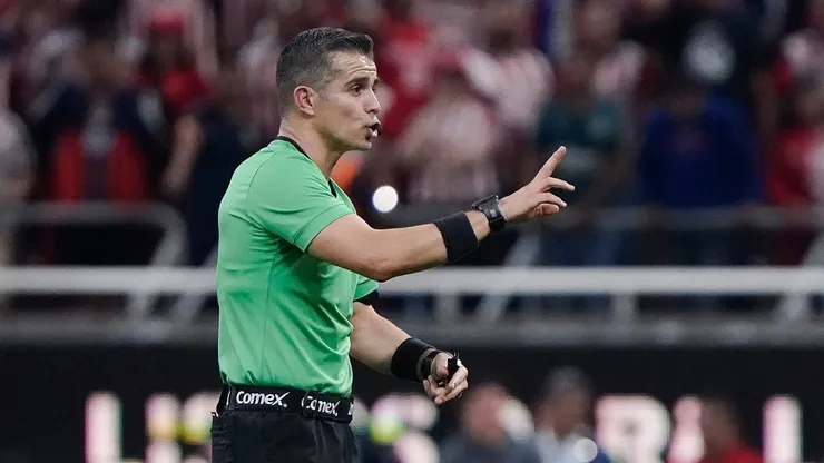 Fernando Hernández. polémico silbante de la Liga MX.