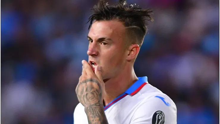 La afición se manifestó ante el regreso de Augusto Lotti a Cruz Azul